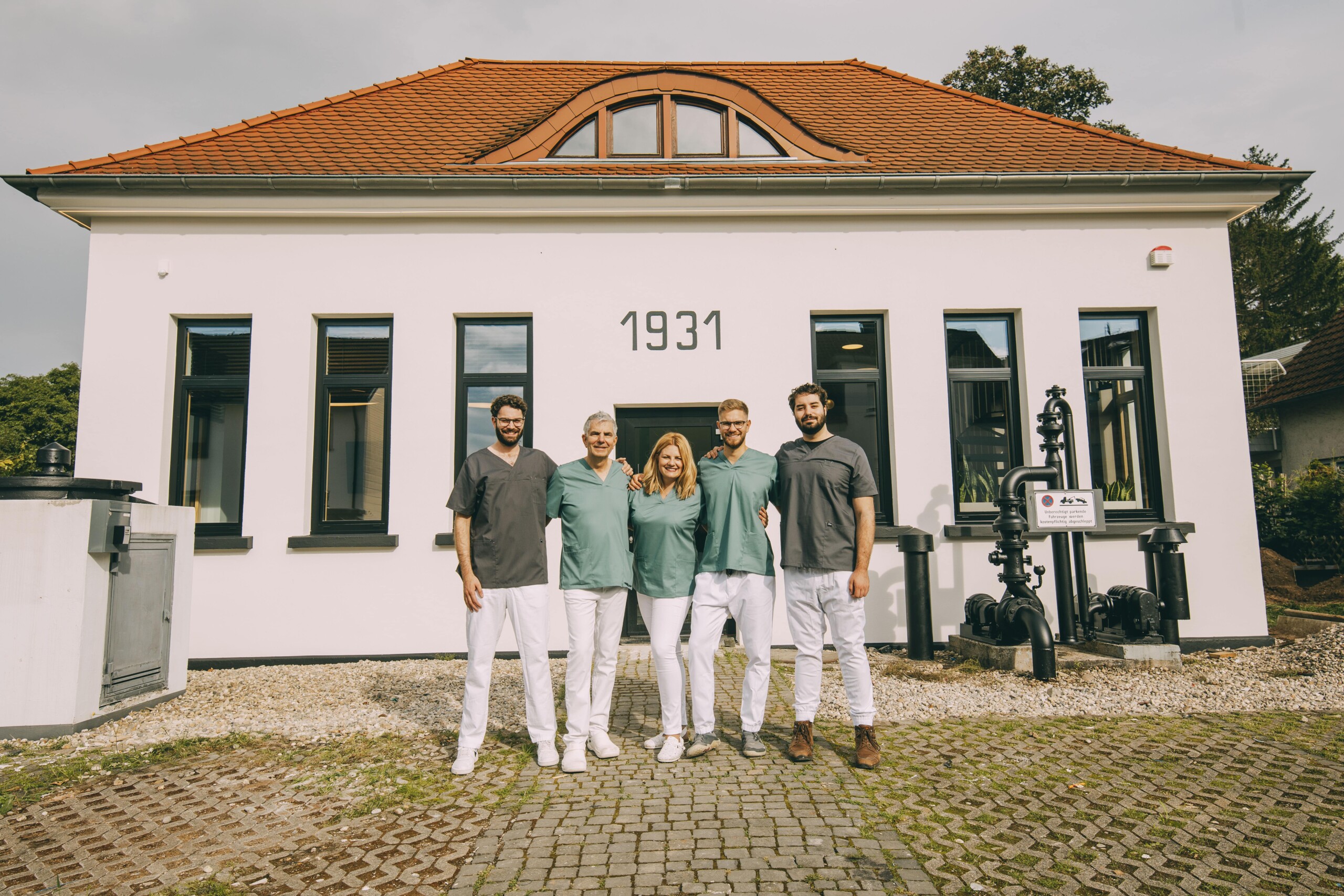 Gebäude der Zahnarztpraxis Dr. Kares