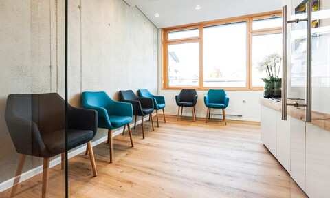 NWD - Gelungener Kontrast aus Beton und Holz in der Zahnmedizin im Werkhaus| nwd.de