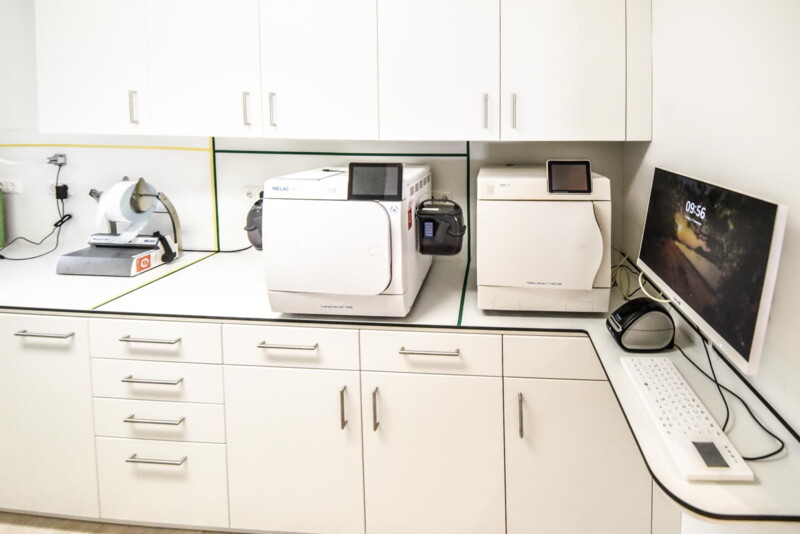 Steriraum Referenzpraxis Barge