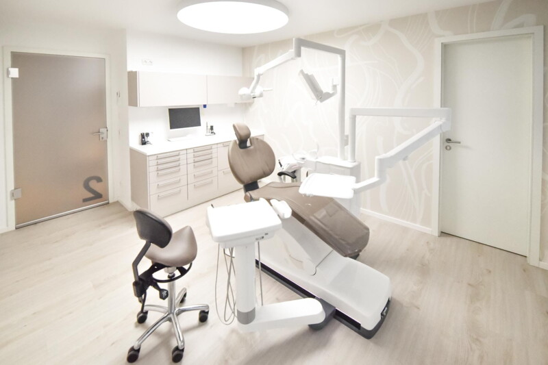 Behandlungraum Referenzpraxis Barge