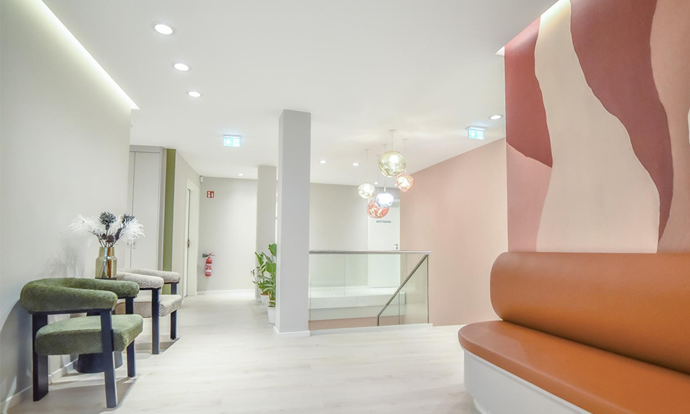 Wartebereich der Zahnarztpraxis Layane Barge