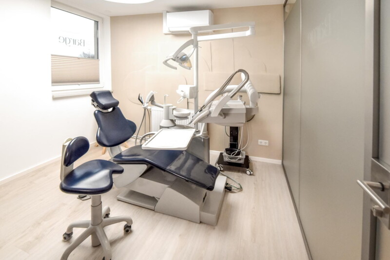 Behandlungsraum Referenzpraxis Barge