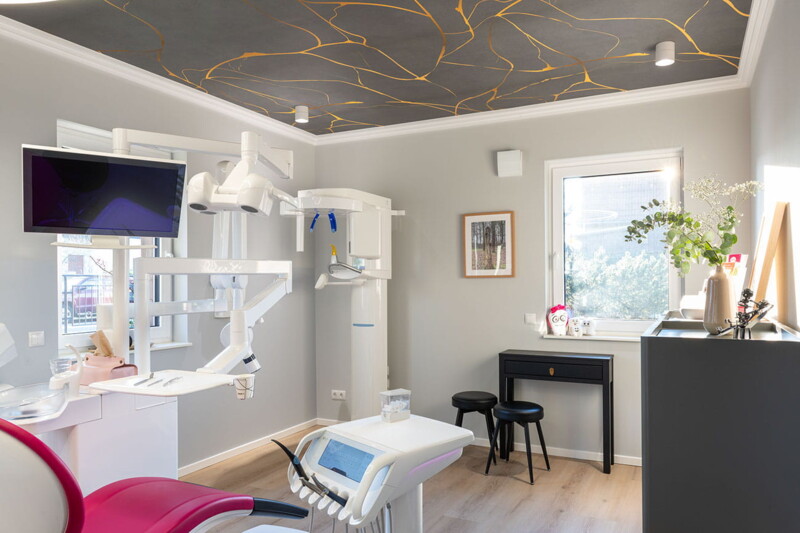 Behandlungszimmer Referenzpraxis Piesker