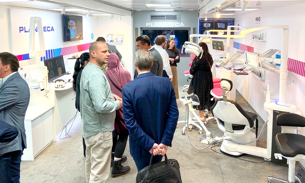 Neueröffnung und Hausmesse Essen - Planmeca Showtruck