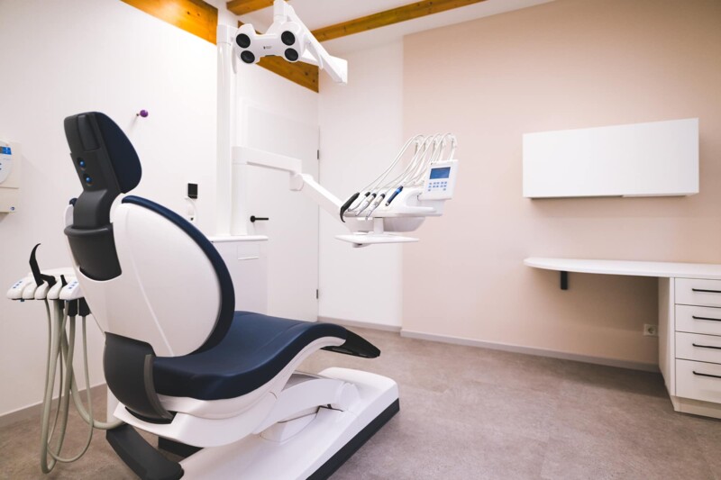 Behandlungsraum Referenzpraxis Boewe-Ließmann